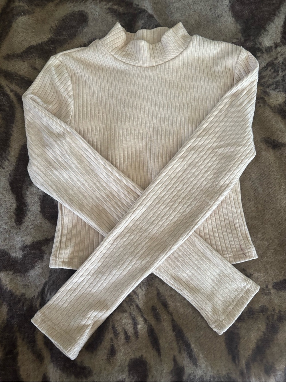 OGL Ribbed Mockneck Long Sleeve Top - Cream